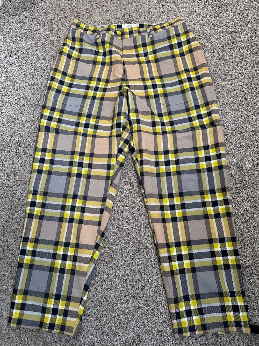 Closed tan yellow gray plaid pants size 30